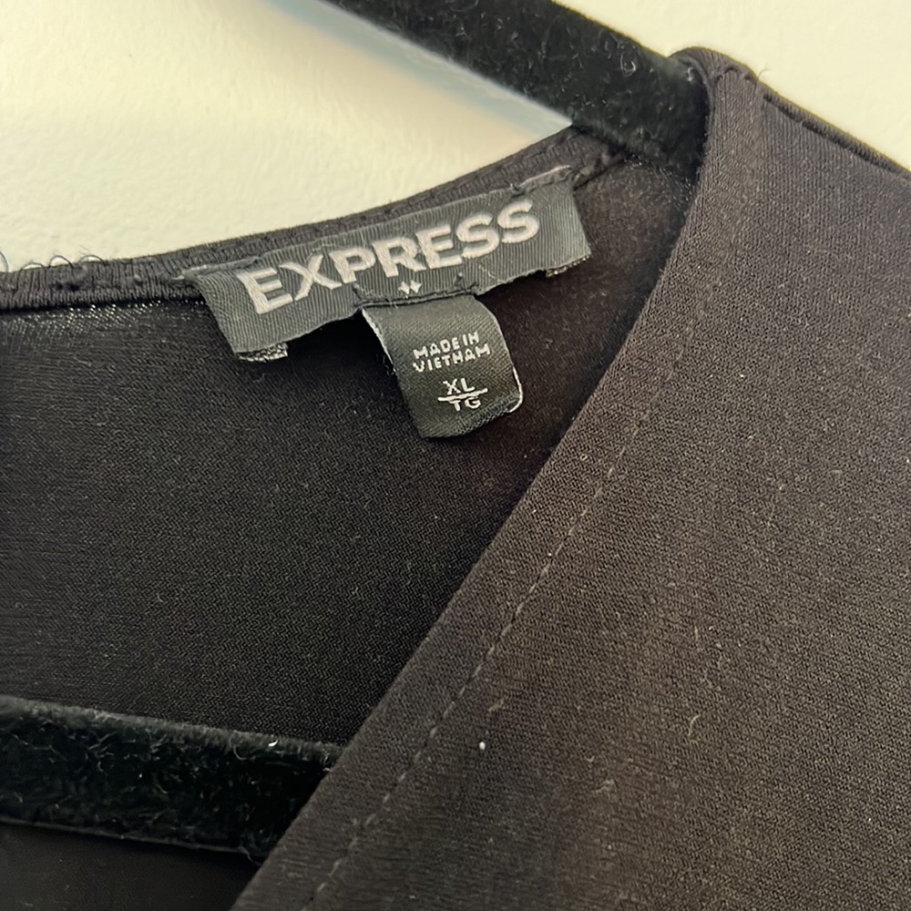 Black Express Romper - Picture 3 of 4